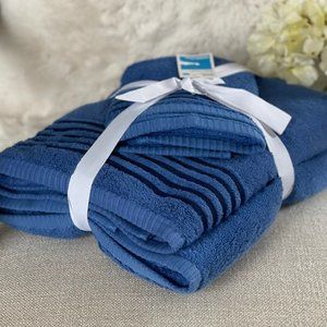 Room Essentials 2-piece Bath towels + Hand Towel